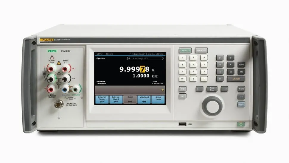 Fluke 5730A Vysoce výkonný multifunkční kalibrační přístroj