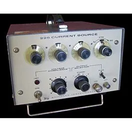 Keithley 225 Zdroj proudu