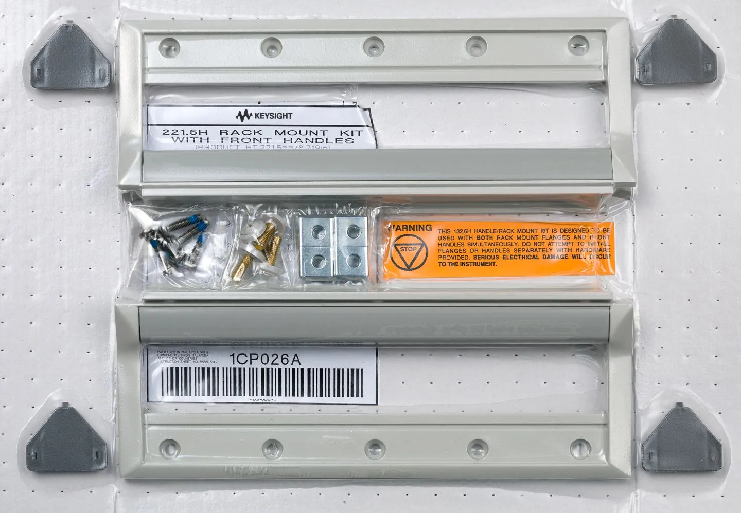 Keysight 1CP026A Souprava pro montáž do racku s přírubou a rukojetí (5U)