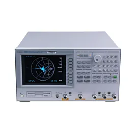 Keysight 4396B RF analyzátor sítě/spektra/impedance