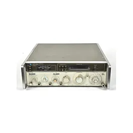 Keysight 8640B generátor signálu