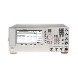 Keysight 8644B Syntetizér signálu