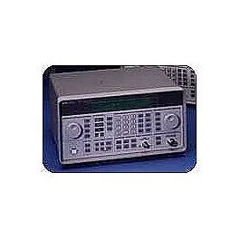 Keysight 8647A Syntetizér signálu