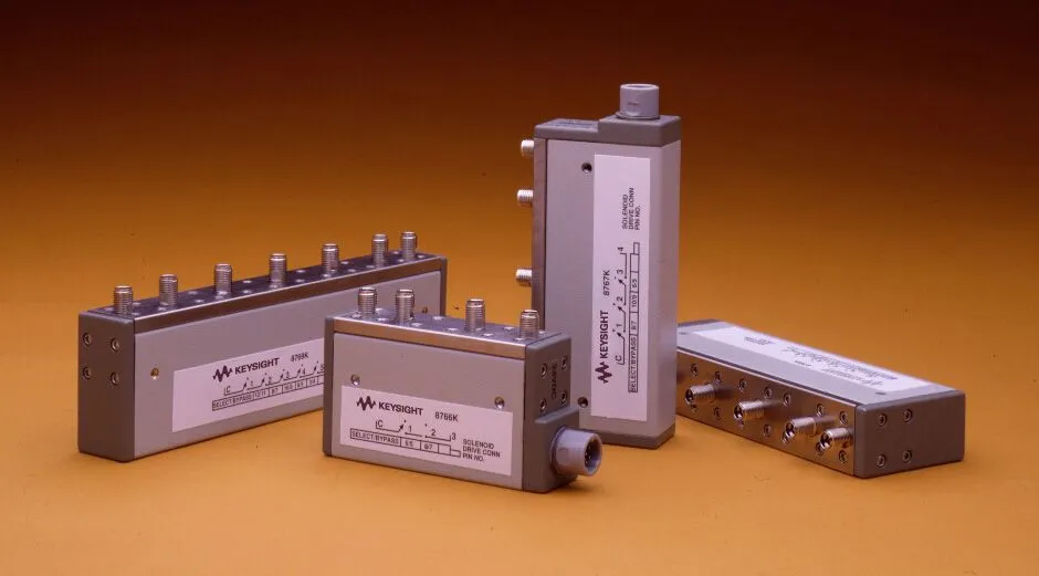 Keysight 8766K SP3T mikrovlnný spínač