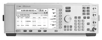 Keysight E4428C Analogový generátor signálu