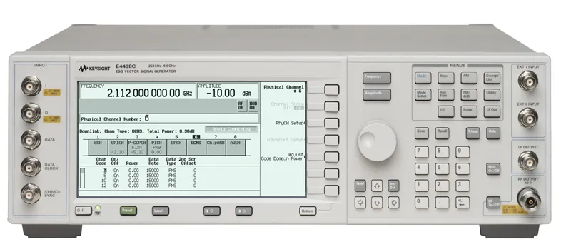 Keysight E4438C Vektorový generátor signálů