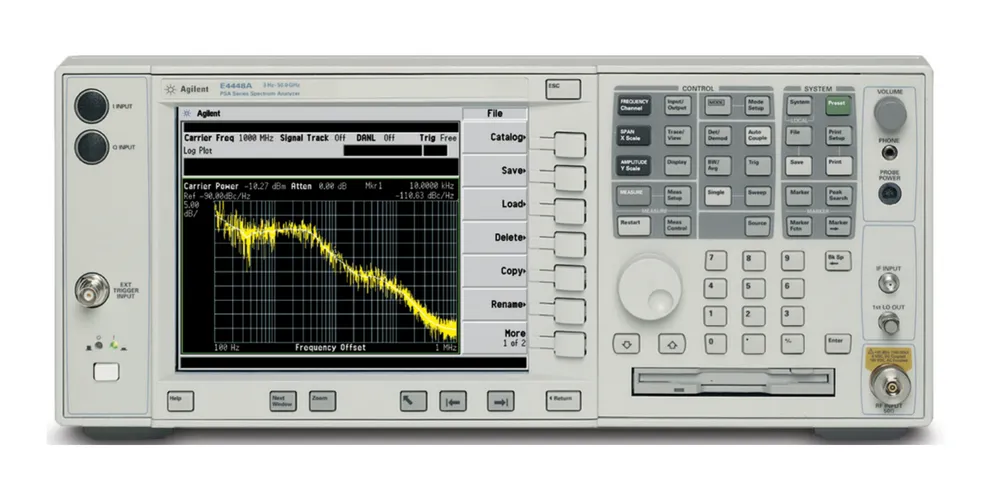 Keysight E4440A Spektrální analyzátor
