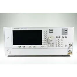Keysight E8247C-520 Generátor signálu