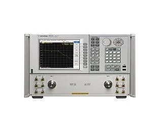 Keysight E8362C Vektorový analyzátor sítě
