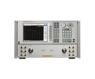 Keysight E8363C Vektorový analyzátor sítě