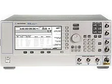Keysight E8663B RF Generátor signálu