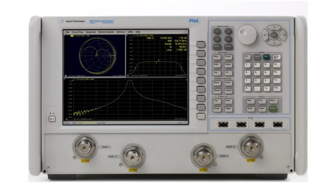 Keysight N5222A PNA Mikrovlnný síťový analyzátor
