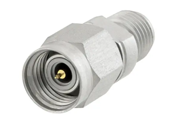 Pasternack PE9655 adaptér SMA na 2,4mm