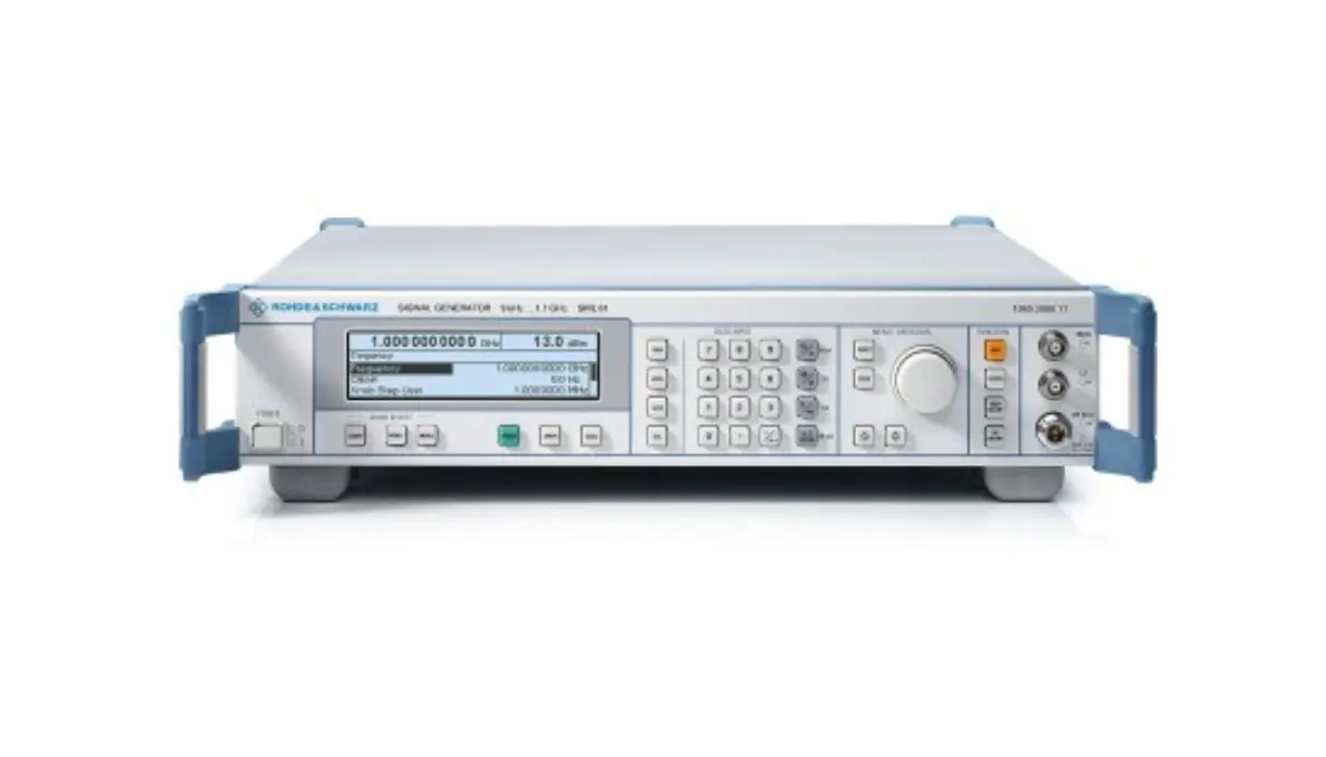 Rohde & Schwarz SML01 Generátor signálu