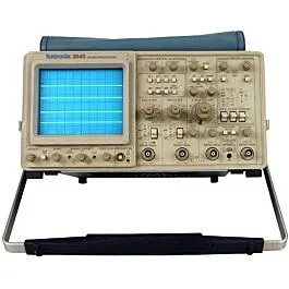 Tektronix 2445 150 MHz 4kanálový osciloskop
