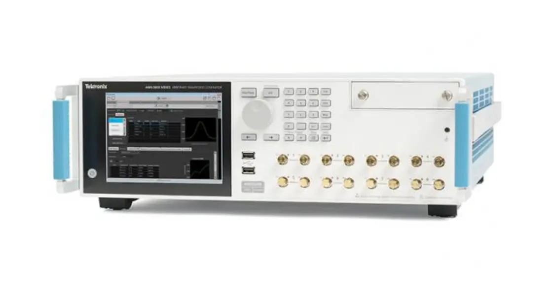 Tektronix AWG5204 generátor libovolné vlnové formy