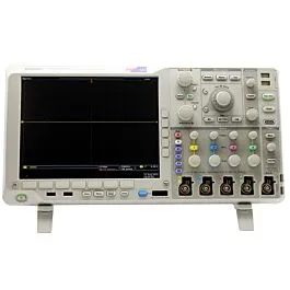 Tektronix MSO4104B osciloskop se smíšeným signálem