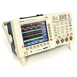 Tektronix TDS3054 Digitální fosforfluorescenční osciloskop