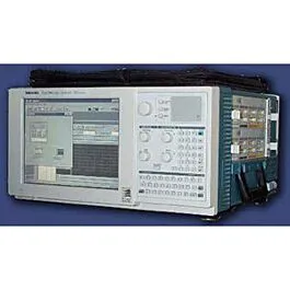 Přenosný logický analyzátor Tektronix TLA 704