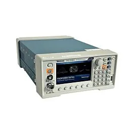 Tektronix TSG4104A RF Generátor vektorového signálu